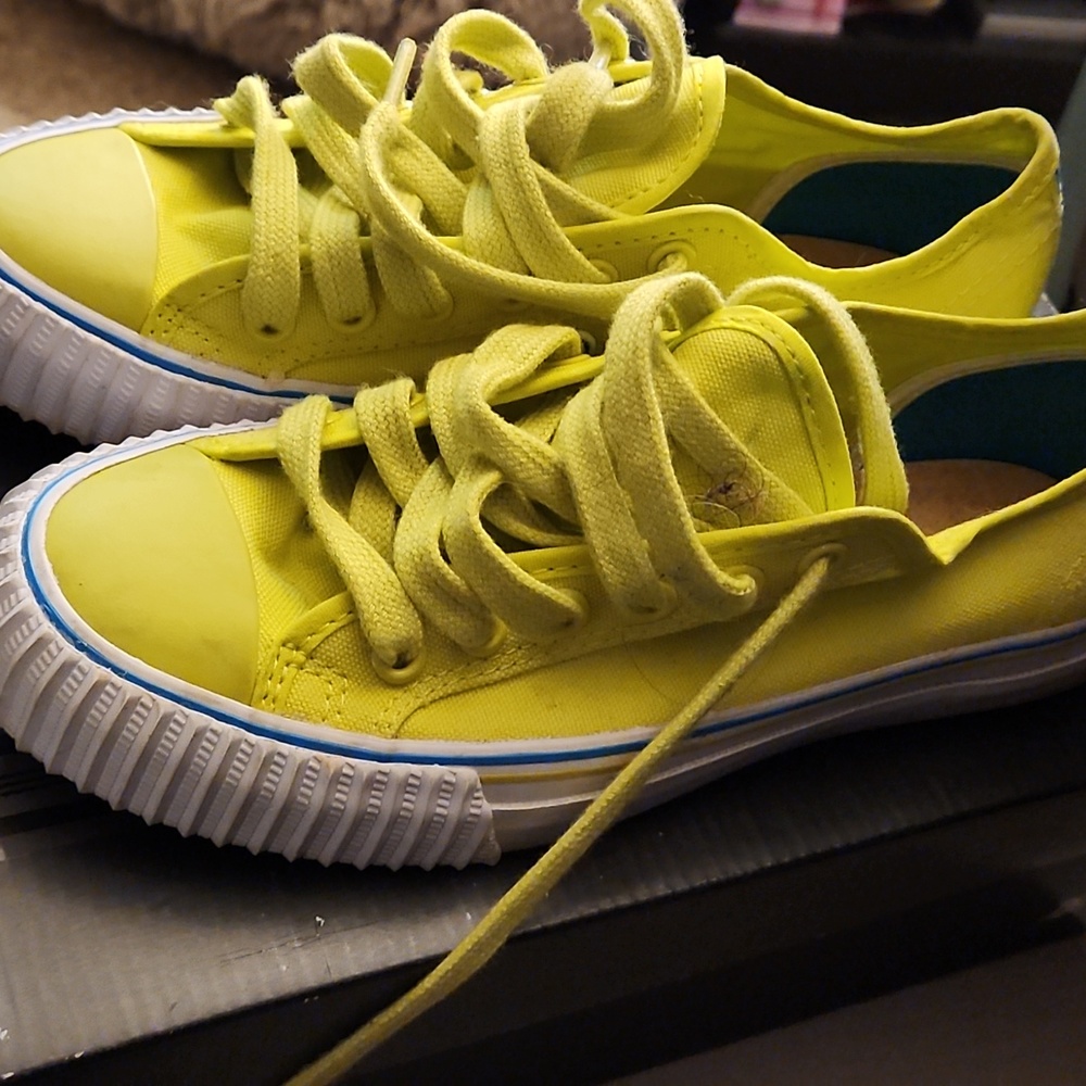 Pf flyers